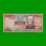 BILLETE DE URUGUAY $5,00 PICK 73A, AÑO 1997, SERIE A, ESTADO  BUENO.-