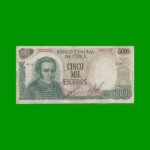BILLETE DE CHILE 5.000 ESCUDOS, PICK 147,ESTADO BUENO+ .-