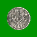 MONEDA DE PORTUGAL 2.50 ESCUDOS, AÑO 1984, ESTADO USADA.-