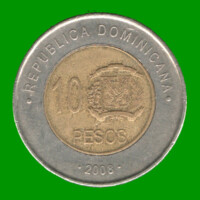 MONEDA DE REPUBLICA DOMINICA 10 PESOS, BIMETALICA, AÑO 2008, ESTADO USADA.-