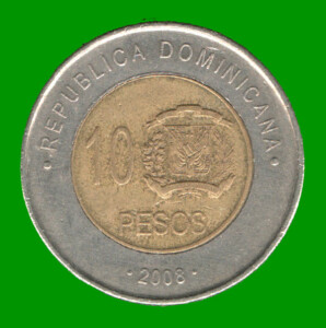 MONEDA DE REPUBLICA DOMINICA 10 PESOS, BIMETALICA, AÑO 2008, ESTADO USADA.-