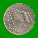 MONEDA DE URUGUAY  5 NUEVOS PESOS, AÑO 1981, ESTADO USADA.- - Imagen 2