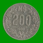 MONEDA DE URUGUAY  200 NUEVOS PESOS, AÑO 1989, ESTADO USADA.-