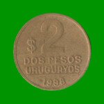 MONEDA DE URUGUAY $ 2,00 , AÑO 1998, ESTADO USADA.-