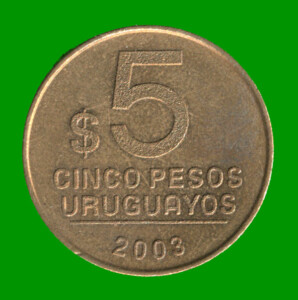 MONEDA DE URUGUAY $ 5,00 , AÑO 2003, ESTADO USADA.-