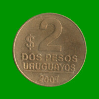 MONEDA DE URUGUAY $ 2,00 , AÑO 2007, ESTADO USADA.-