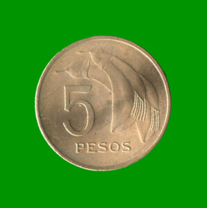 MONEDA DE URUGUAY $ 5,00  AÑO 1968, ESTADO USADA.-