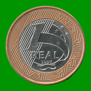 MONEDA DE BRASIL 1 REAL, BIMETALICA, AÑO 2007, ESTADO USADA.-