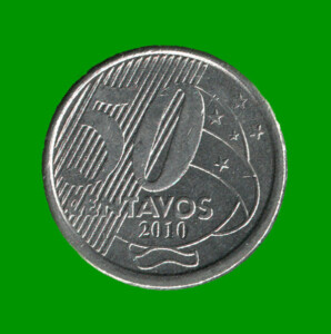 MONEDA DE BRASIL 50 CENTAVOS, AÑO 2010, ESTADO USADA.-