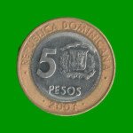 MONEDA DE REPUBLICA DOMINICA 5 PESOS, BIMETALICA, AÑO 2007, ESTADO USADA.-