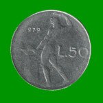 MONEDA DE ITALIA 50 LIRAS, AÑO 1979, ESTADO USADA.-