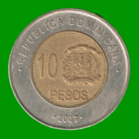MONEDA DE REPUBLICA DOMINICA 10 PESOS, BIMETALICA, AÑO 2007, ESTADO USADA.-