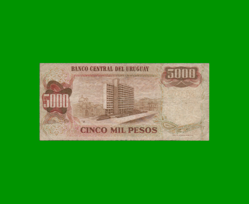 BILLETE DE URUGUAY $5.000 PESOS RESELLADO A 5 N$, PICK 57, AÑO 1975, ESTADO BUENO+.- - Imagen 2