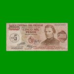 BILLETE DE URUGUAY $5.000 PESOS RESELLADO A 5 N$, PICK 57, AÑO 1975, ESTADO BUENO+.-