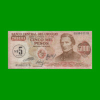 BILLETE DE URUGUAY $5.000 PESOS RESELLADO A 5 N$, PICK 57, AÑO 1975, ESTADO MUY BUENO- .-