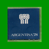 BLISTER SET (3) MONEDAS ARGENTINAS CONMEMORATIVAS, MUNDIAL FUTBOL, AÑO 1977, ESTADO NUEVO.-
