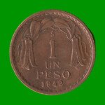 MONEDA DE CHILE 1 PESO,  AÑO 1942, ESTADO USADA.-