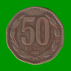 MONEDA DE CHILE 50 PESOS,  AÑO 1988, ESTADO USADA.-