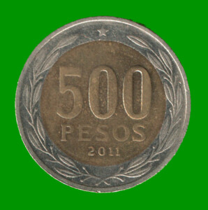 MONEDA DE CHILE 500 PESOS , BIMETALICA , AÑO 2011 , ESTADO USADA.-