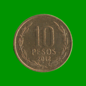 MONEDA DE CHILE 10 PESOS , AÑO 2012 , ESTADO USADA.-