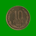 MONEDA DE CHILE 10 PESOS , AÑO 2013 , ESTADO USADA.-