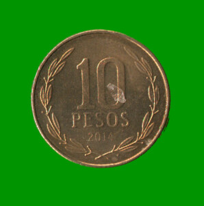 MONEDA DE CHILE 10 PESOS , AÑO 2014 , ESTADO USADA.-
